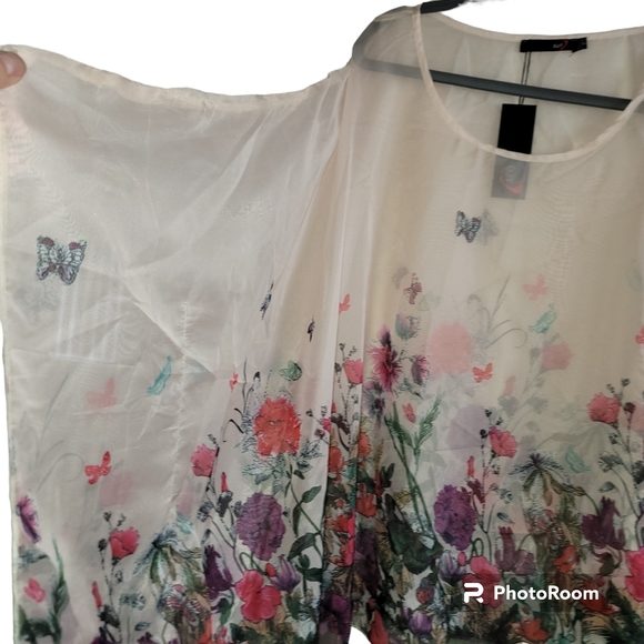 Chiffon Flowers & Butterflies Print Top - Picture 2 of 3